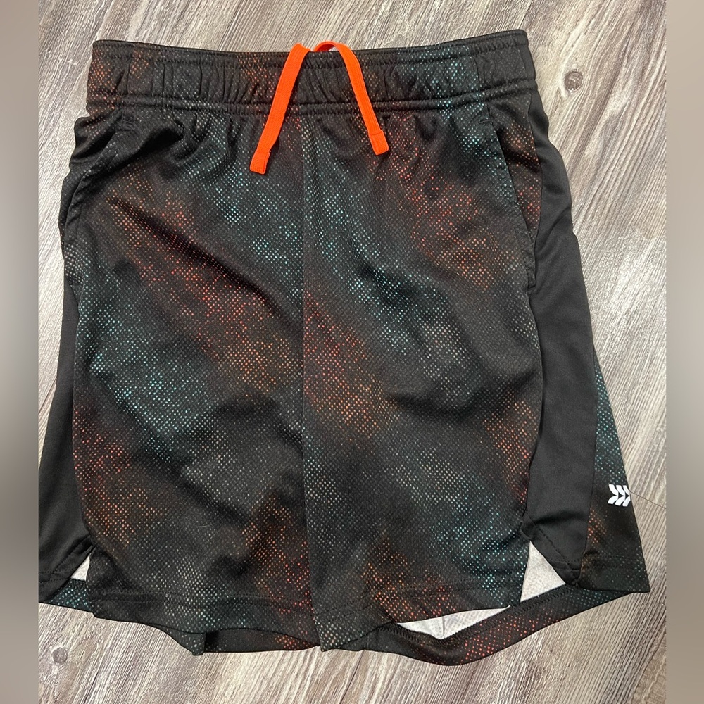 All In Motion Youth Boys Athletic Shorts Size Medium 8/10